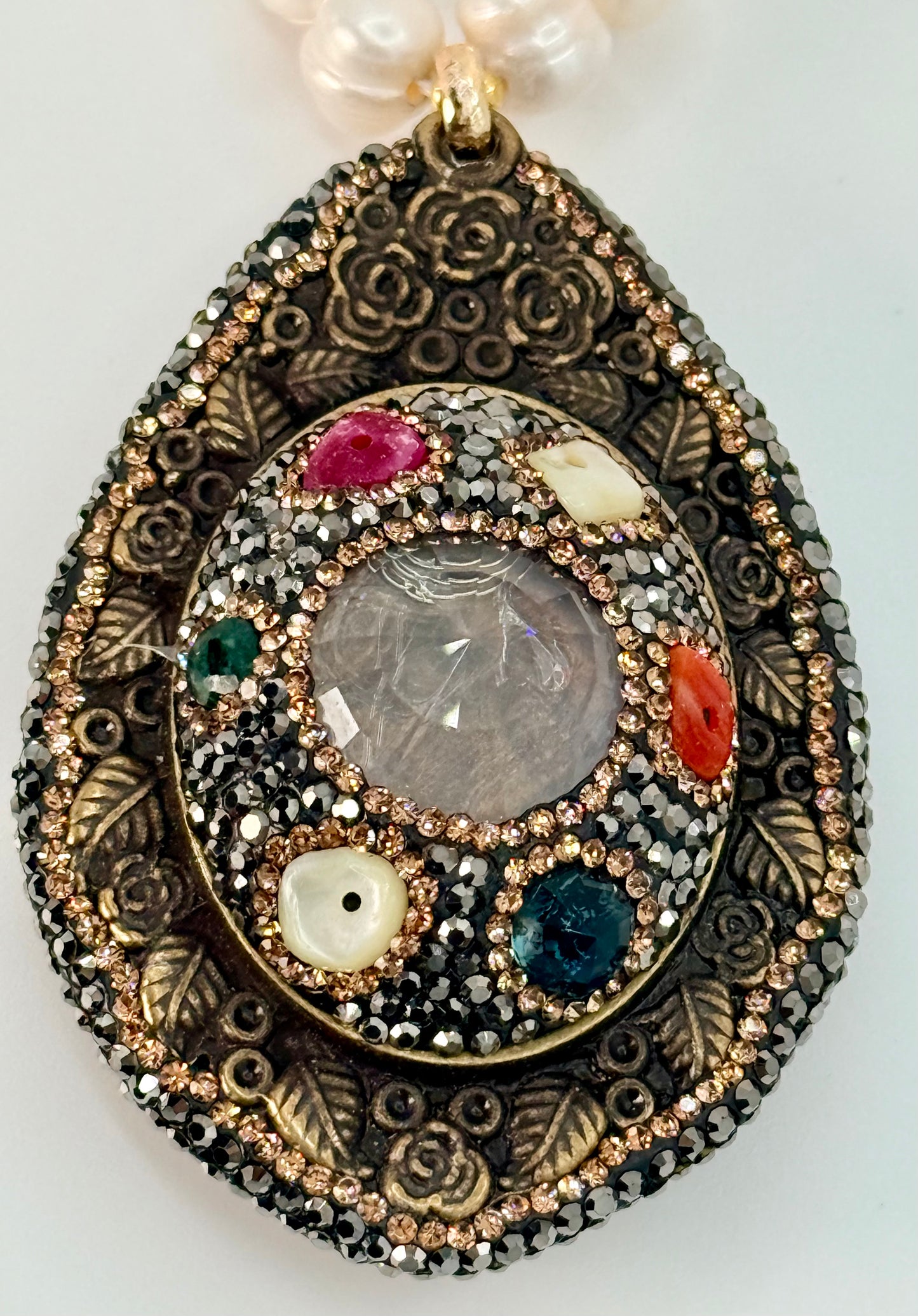 Mother-of-Pearl Necklace - Onyx & Labradorite