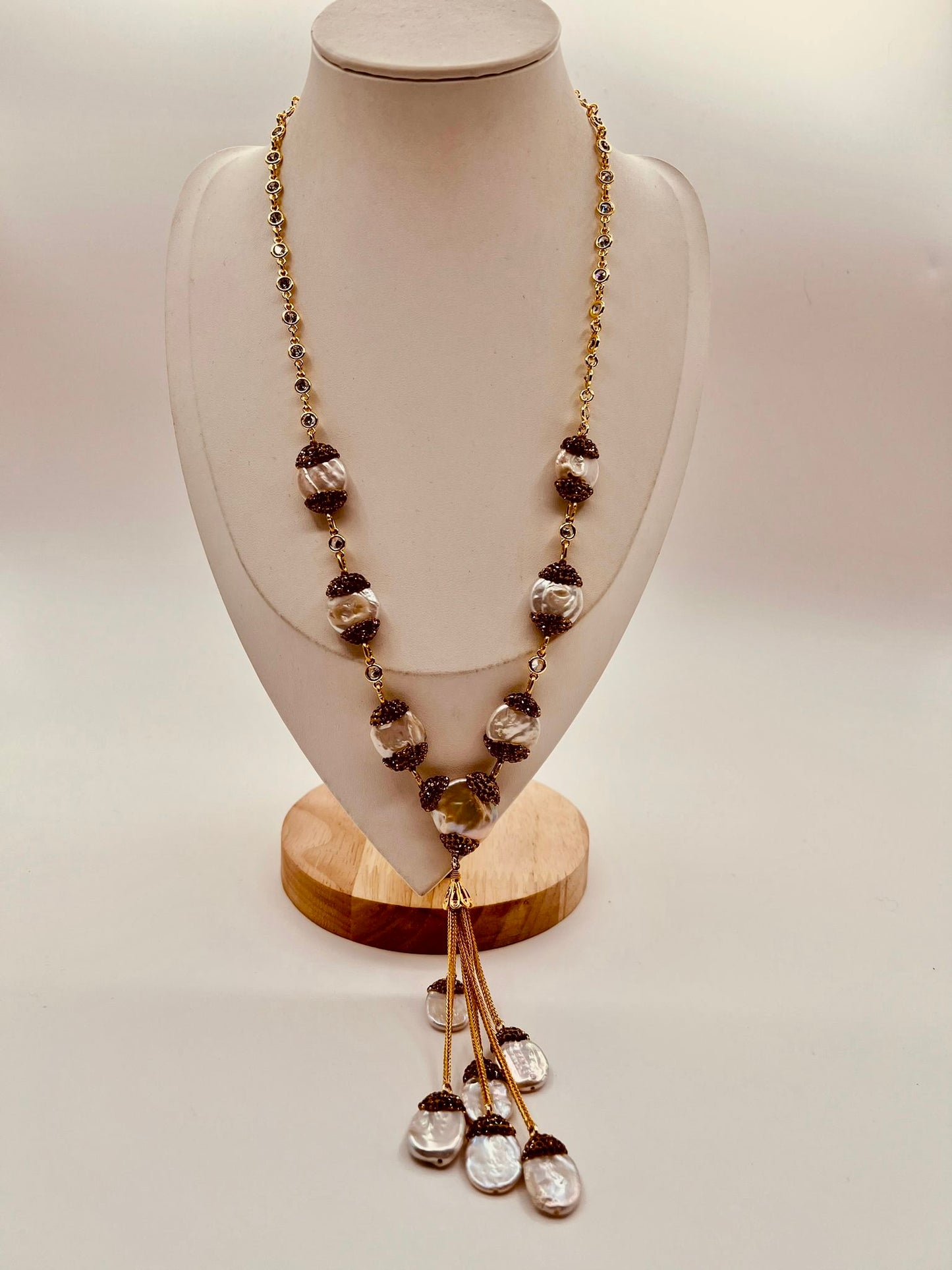 Pressed mother of Pearls Necklace