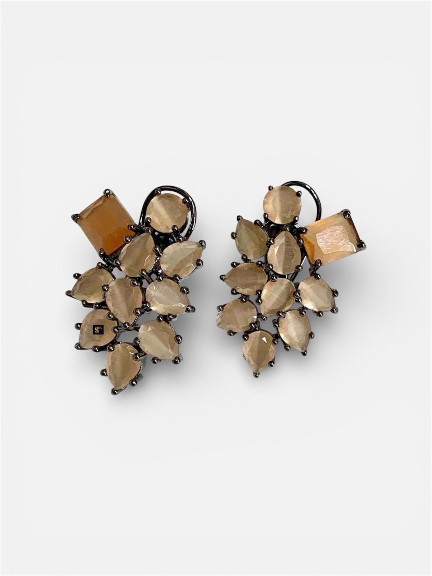 Elegant Mona Lisa Stone Studs