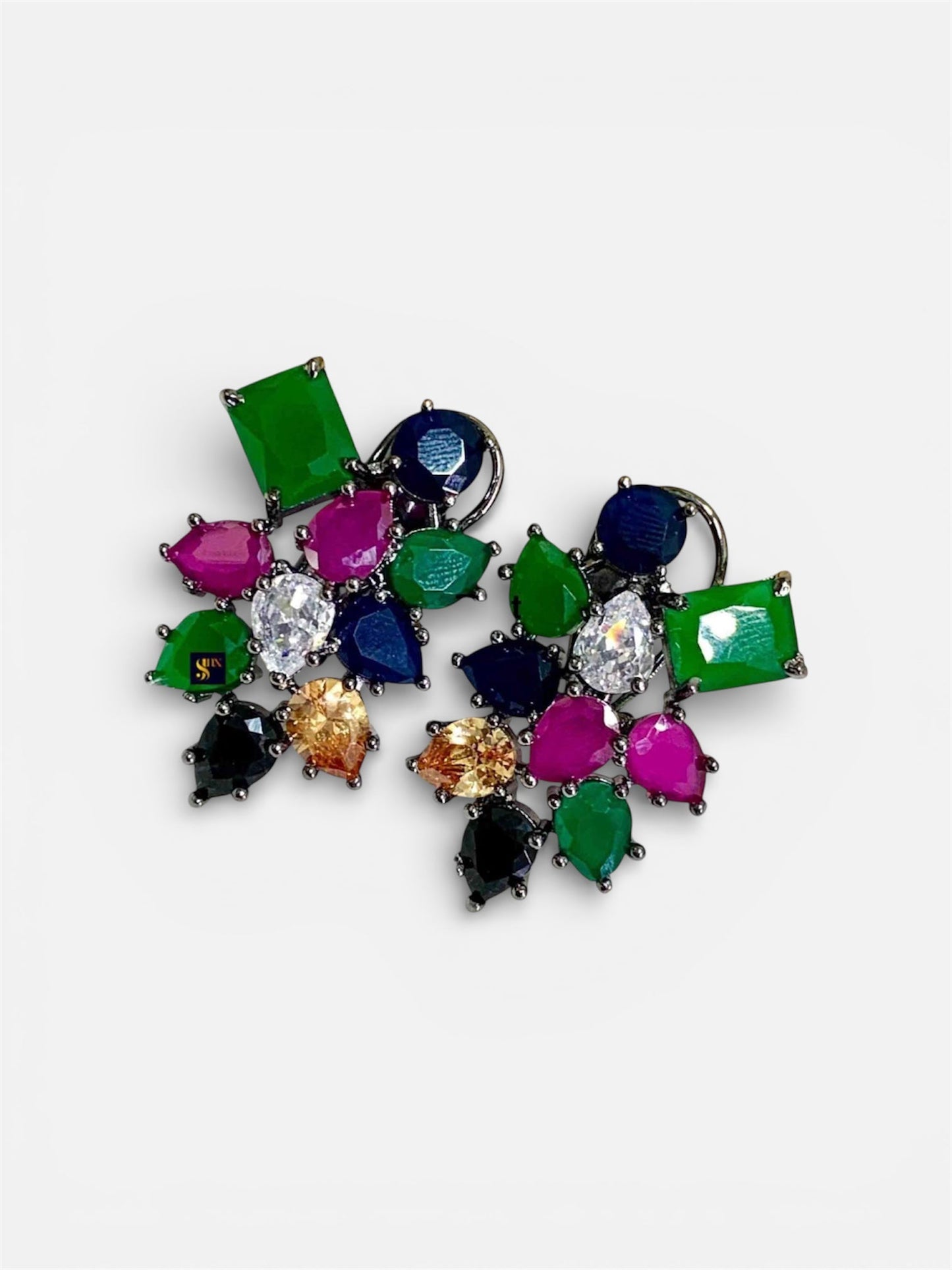 Elegant Mona Lisa Stone Studs