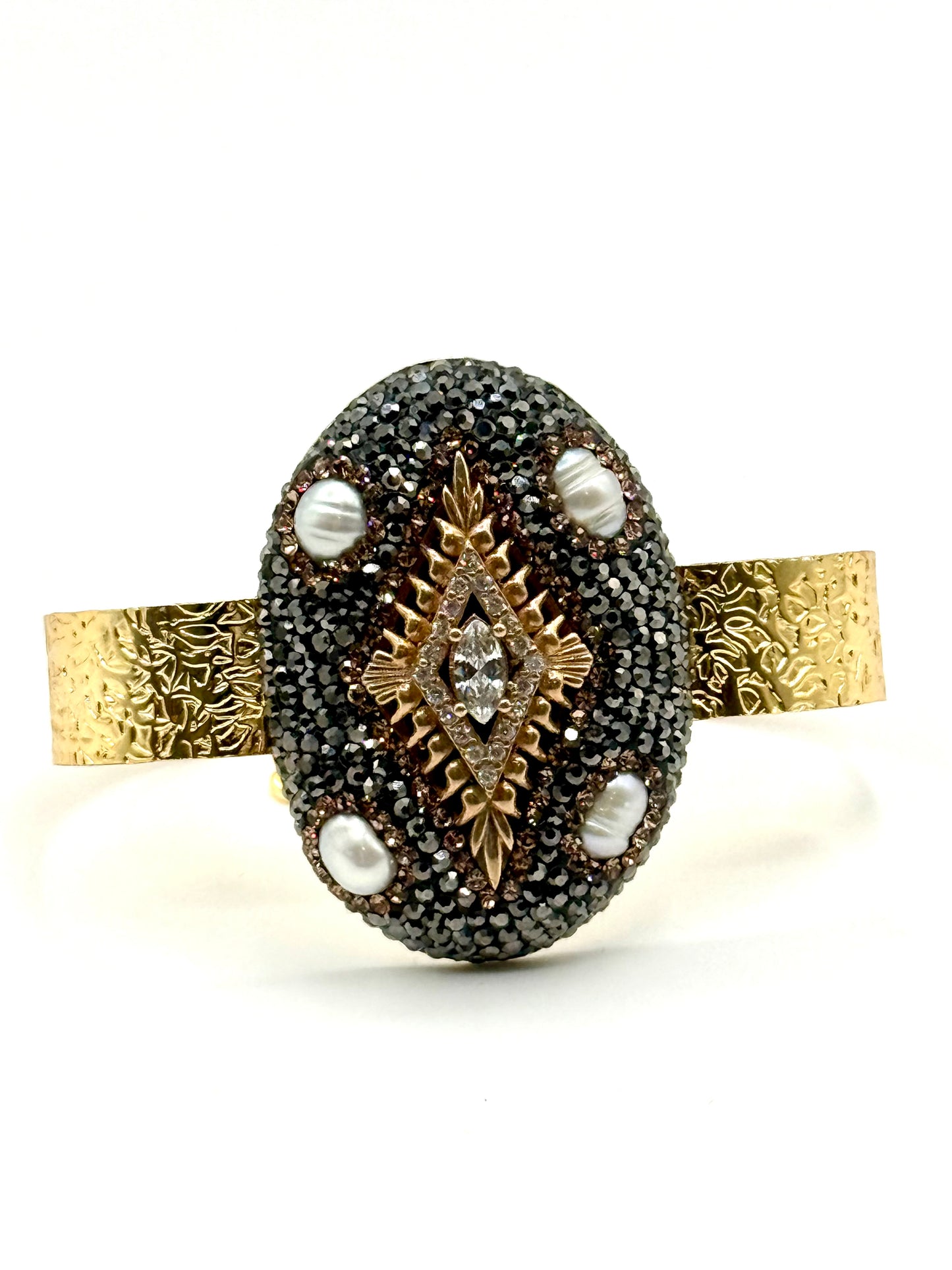 Diamond-Shaped Pearl Crystal Bangle