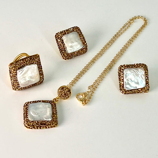 Mother of pearls square Locket set