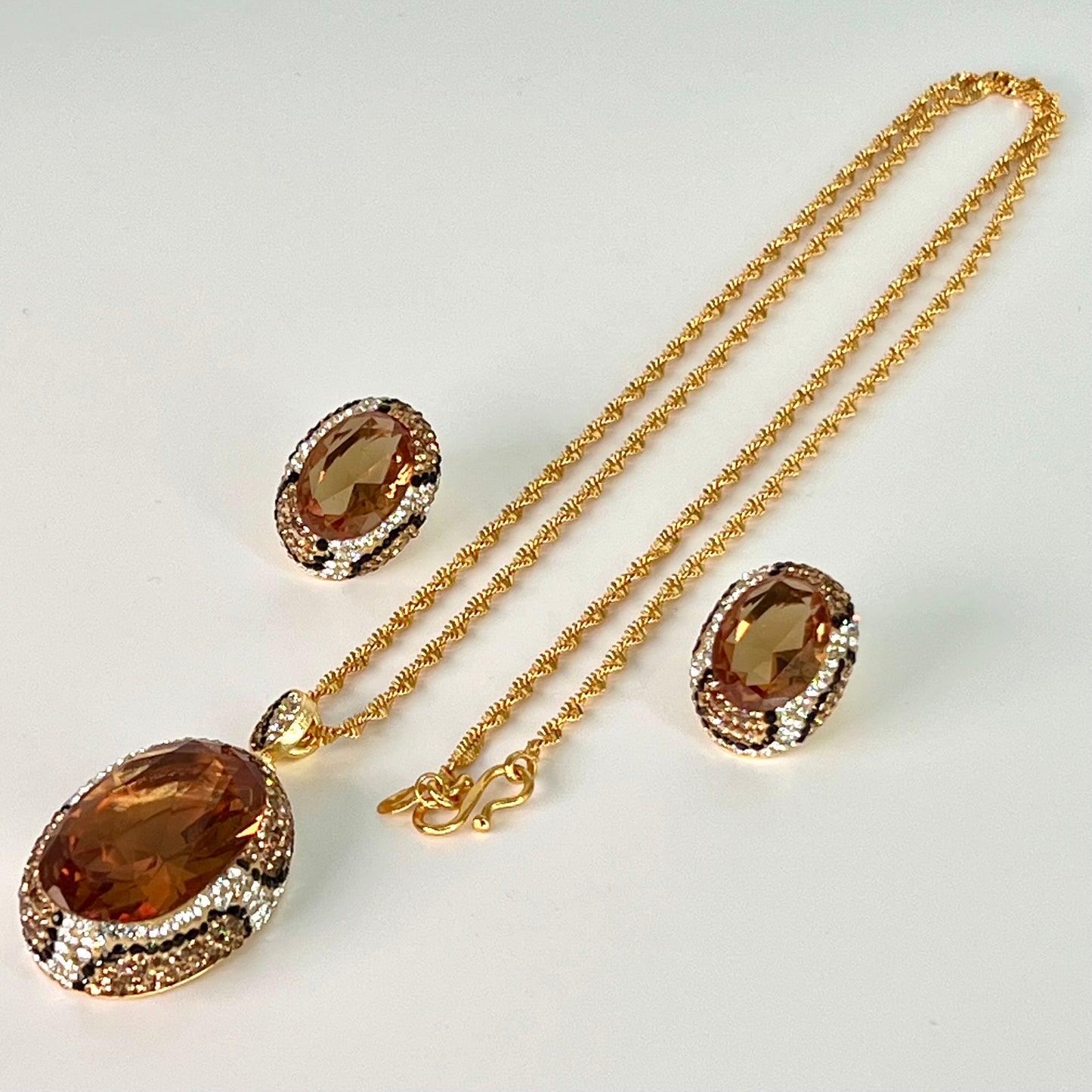 Zultanite Locket Set with Leopard Pattern
