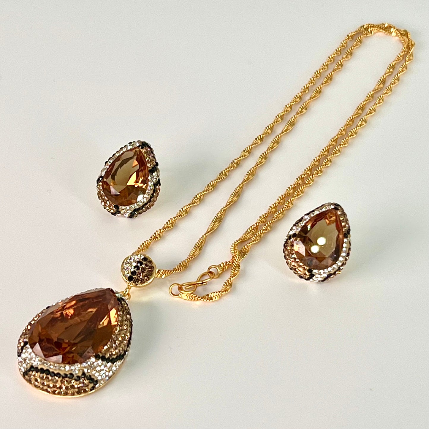 Zultanite Locket Set with Leopard Pattern