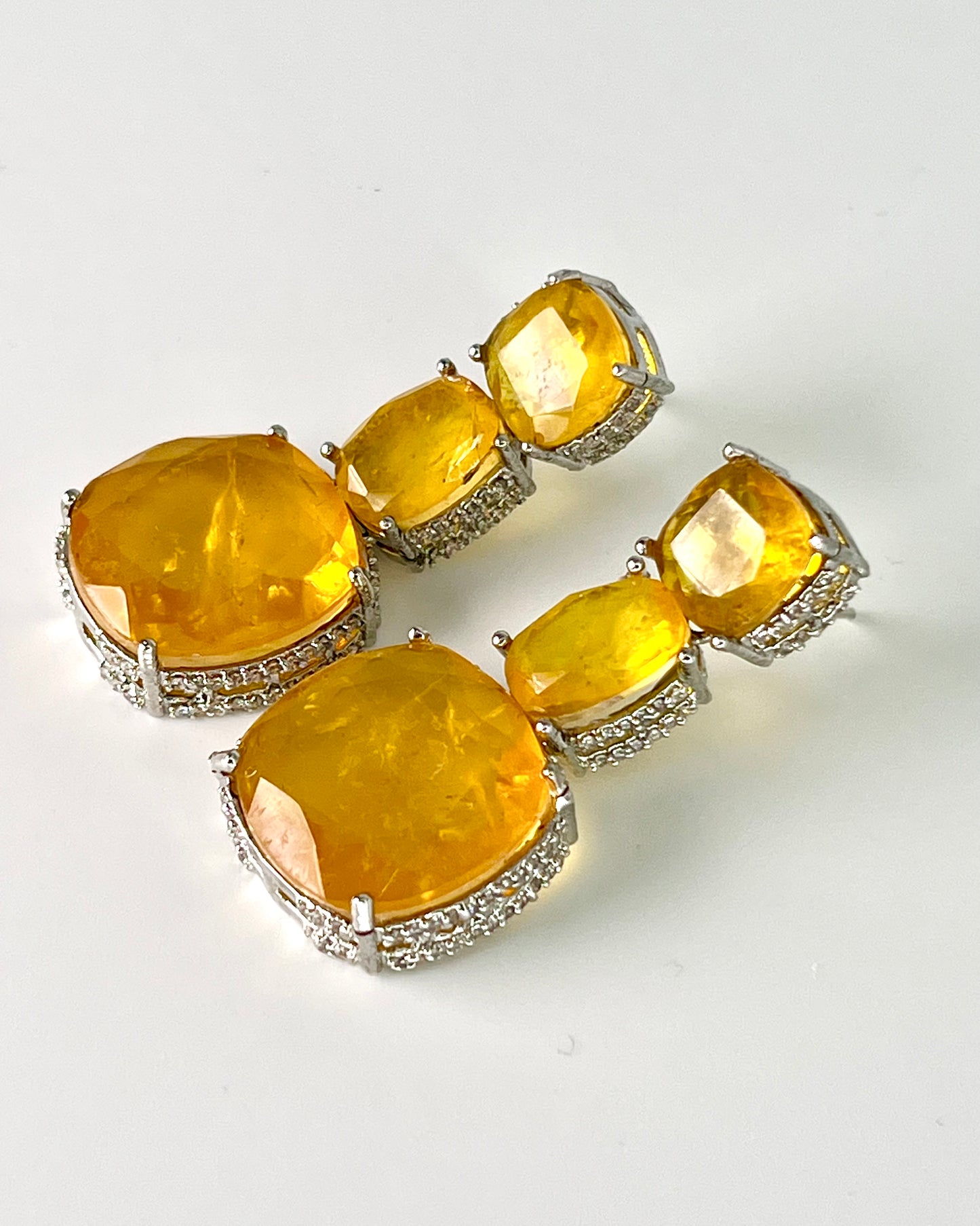 Stunning Mona Lisa Stone Necklace