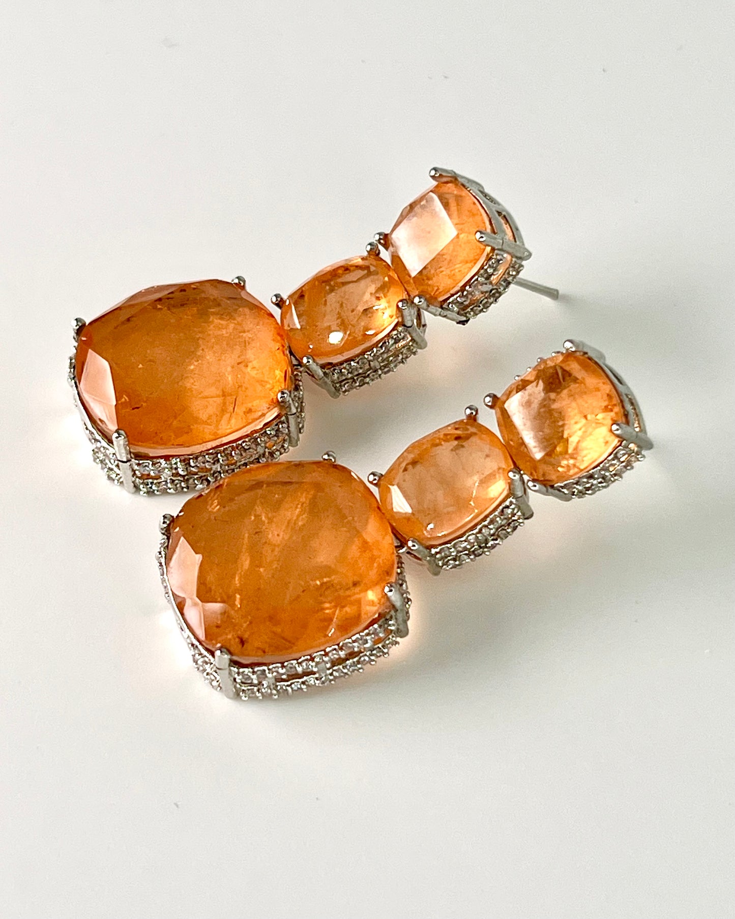 Stunning Mona Lisa Stone Necklace