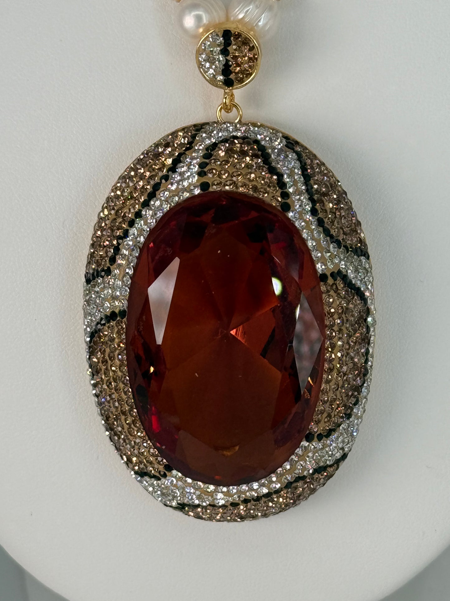 Zultanite with Pearl Necklace