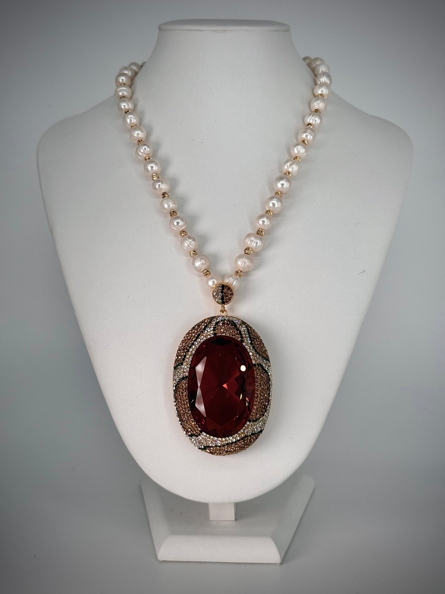 Zultanite with Pearl Necklace
