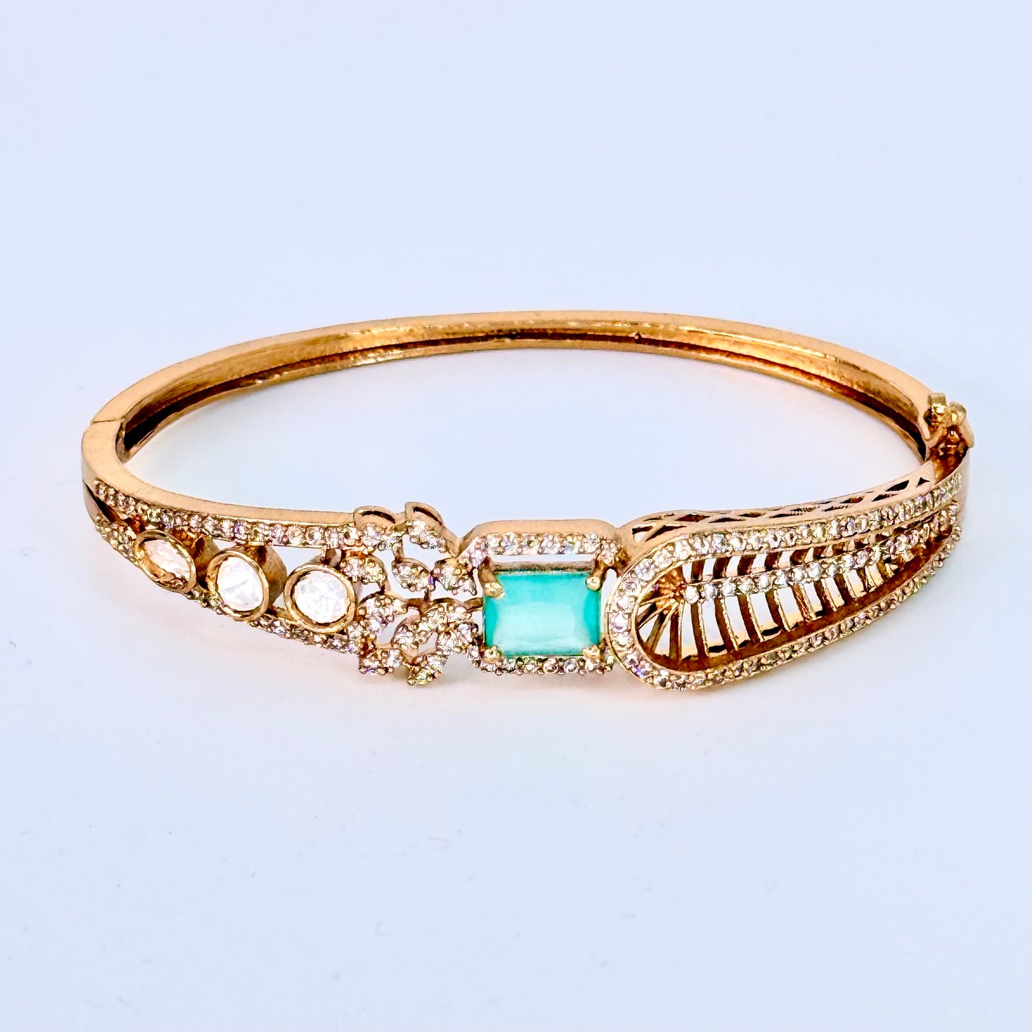 Polki with coloured gem stone