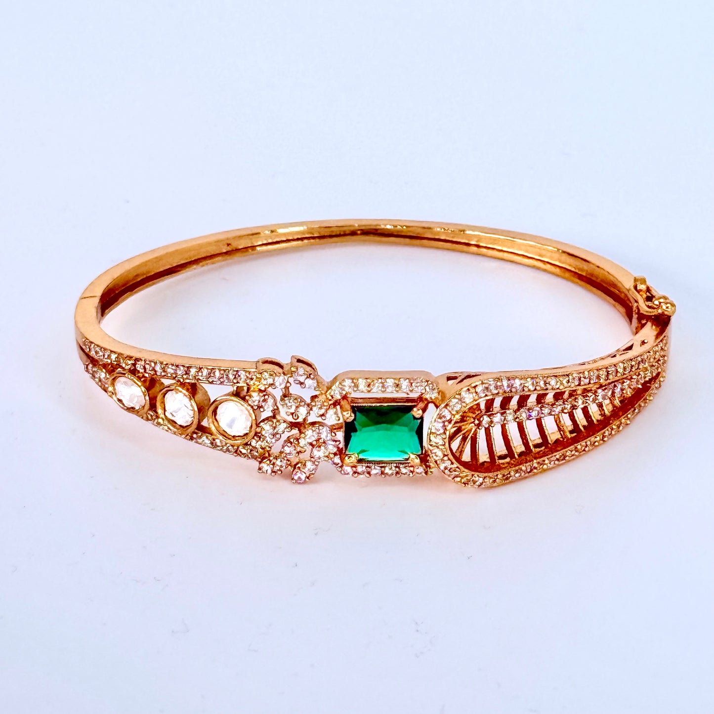 Polki with coloured gem stone