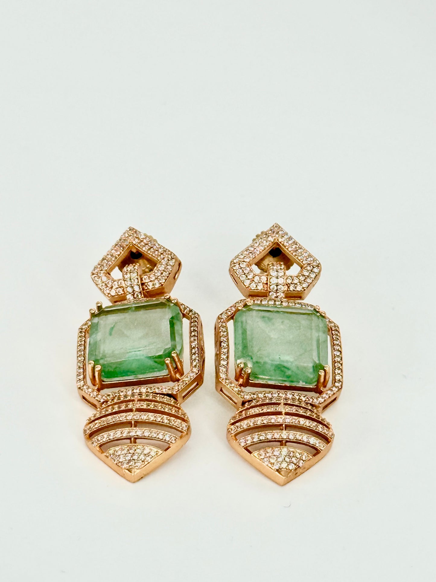 Contemprory Crushed stone Necklace Set