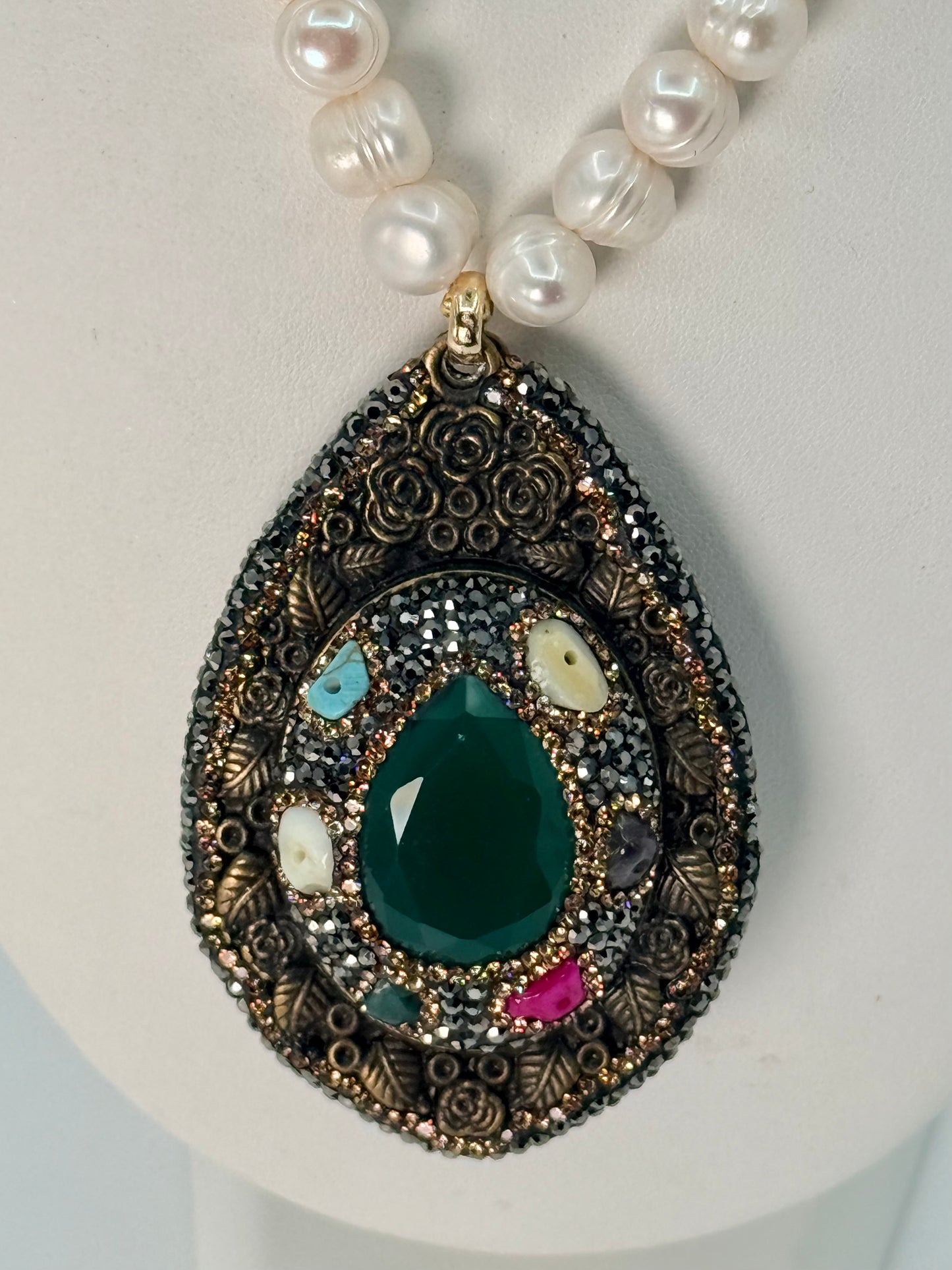 Mother-of-Pearl Necklace - Onyx & Labradorite